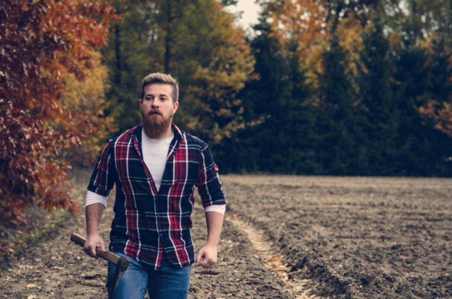 Gif mężczyzny w koszuli w kratę