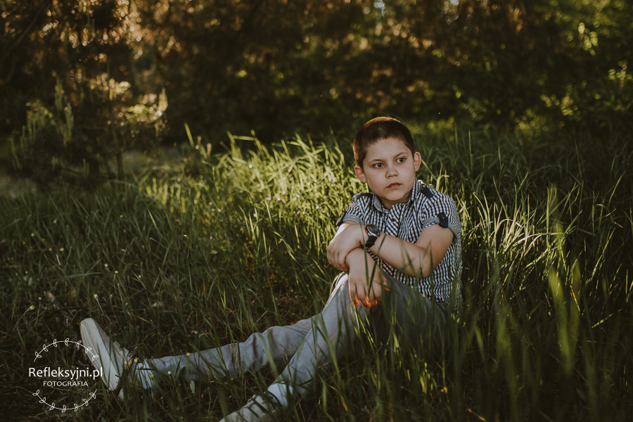 Chłopiec w lesie